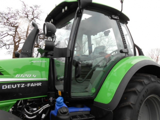 Deutz-Fahr 6120.4 Afgeleverd