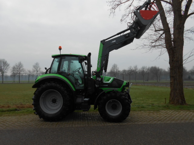Deutz-Fahr 6140 met een afgeleverd - Klein Nibbelink Bredevoort - Landbouw en Tuinbouw Mechanisatie