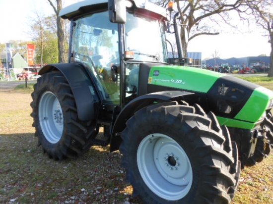 Nieuwe Deutz-Fahr tractor