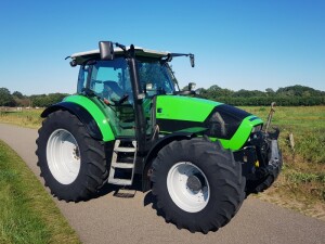 Jong gebruikte Deutz-Fahr Agrotron K 610 afgeleverd