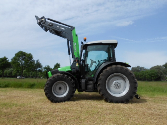 Deutz-Tractor met voorlader