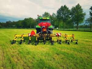 Busa Roterende schoffels met zaaimachine afgeleverd