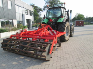 Vleugelschaar cultivator afgeleverd