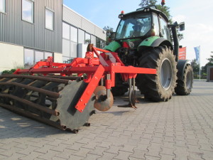 Vleugelschaar cultivator afgeleverd