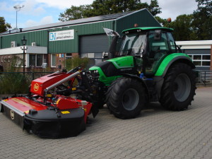 Deutz-Fahr Agrotron 6150.4 met diverse werktuigen afgeleverd