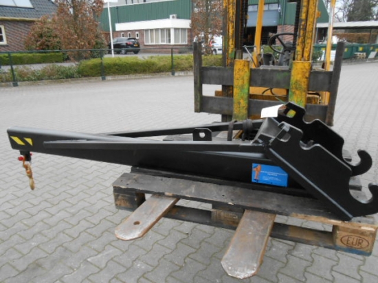 Kraan jip afgeleverd