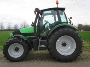 Jong gebruikte Deutz-Fahr Agrotron M 610 afgeleverd