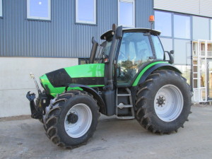 Jong gebruikte Deutz-Fahr Agrotron M 610 afgeleverd