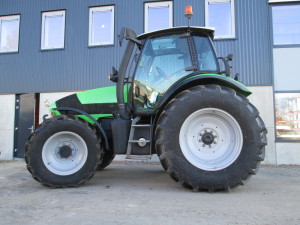 Jong gebruikte Deutz-Fahr Agrotron M 610 afgeleverd